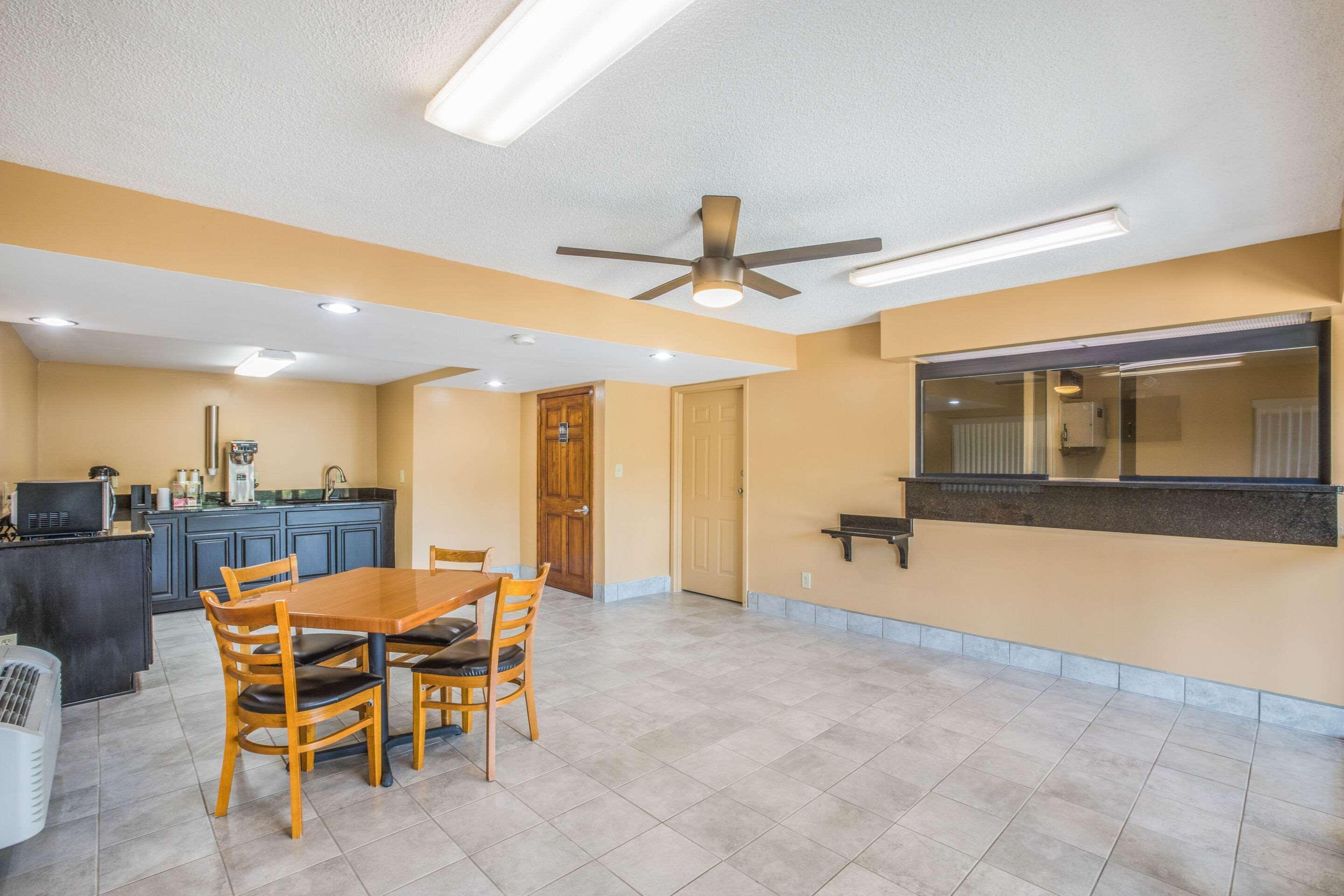 Rodeway Inn & Suites Macon Exterior foto